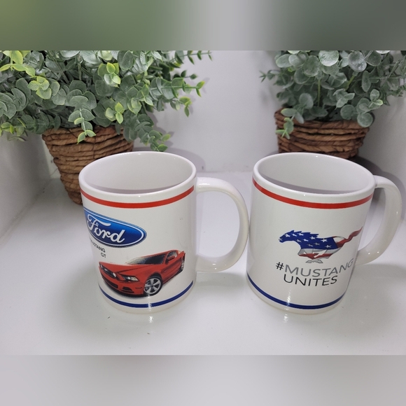 Vintage Ford MUSTANG Coffee Tea Mugs - Picture 1 of 1